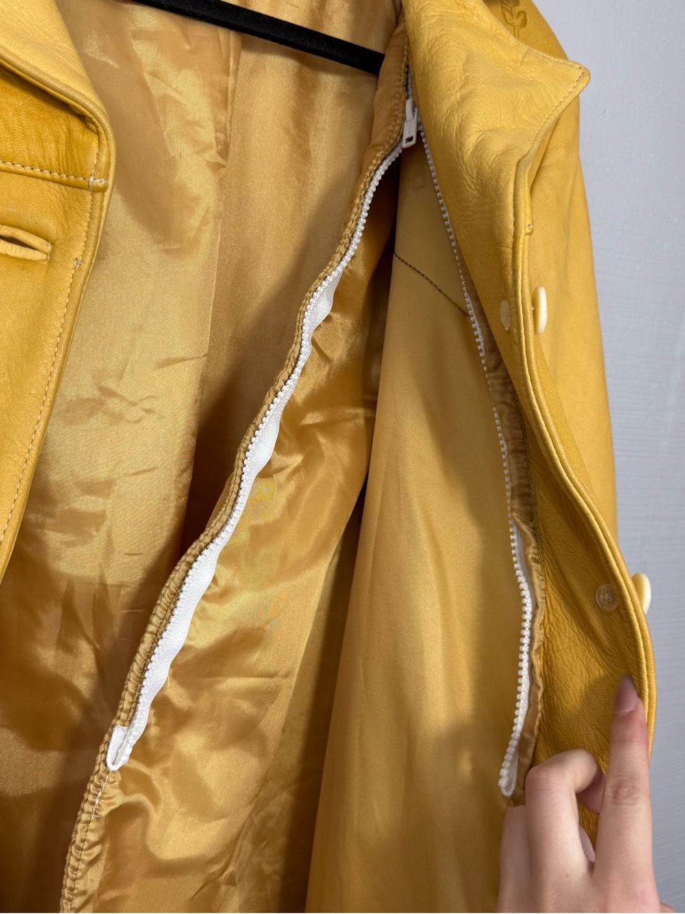 Vintage Mustard Yellow Leather Long Trench Coat Floral Embossed Design Lined 70s - Picture 11 of 11